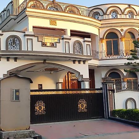 Butt Lodges 2 Islamabad Extérieur photo
