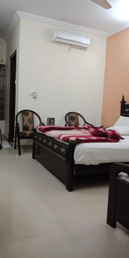 Butt Lodges 2 Islamabad Extérieur photo