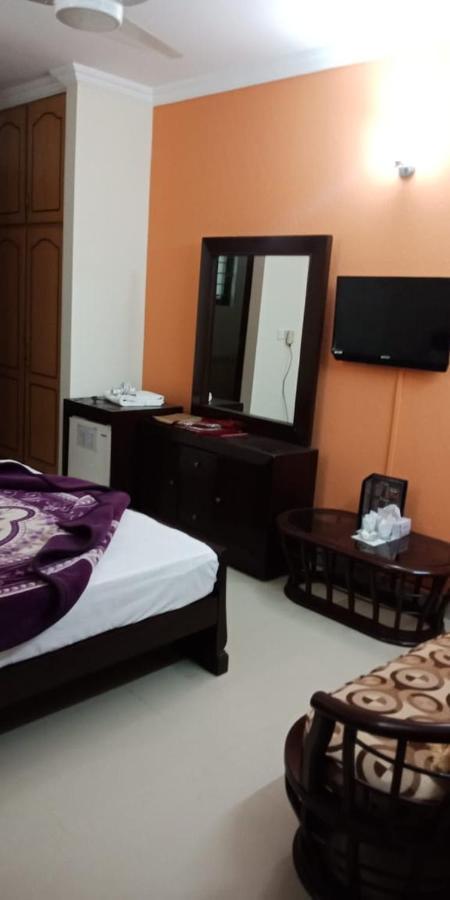 Butt Lodges 2 Islamabad Extérieur photo