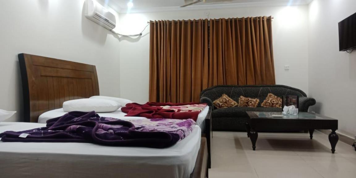 Butt Lodges 2 Islamabad Extérieur photo
