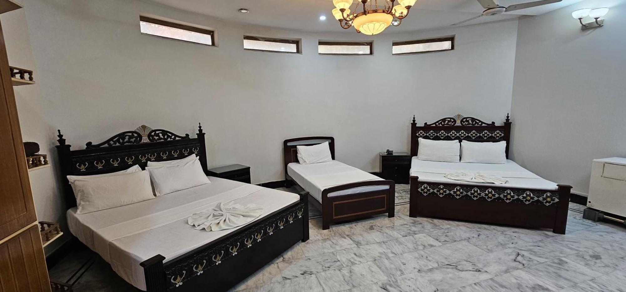 Butt Lodges 2 Islamabad Extérieur photo
