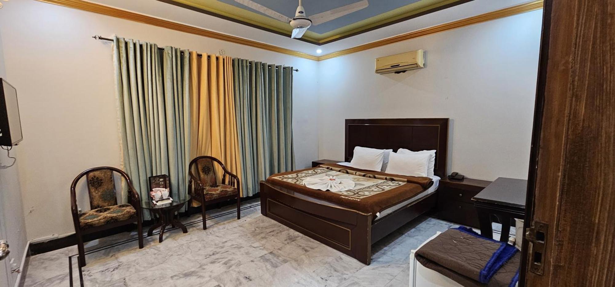 Butt Lodges 2 Islamabad Extérieur photo