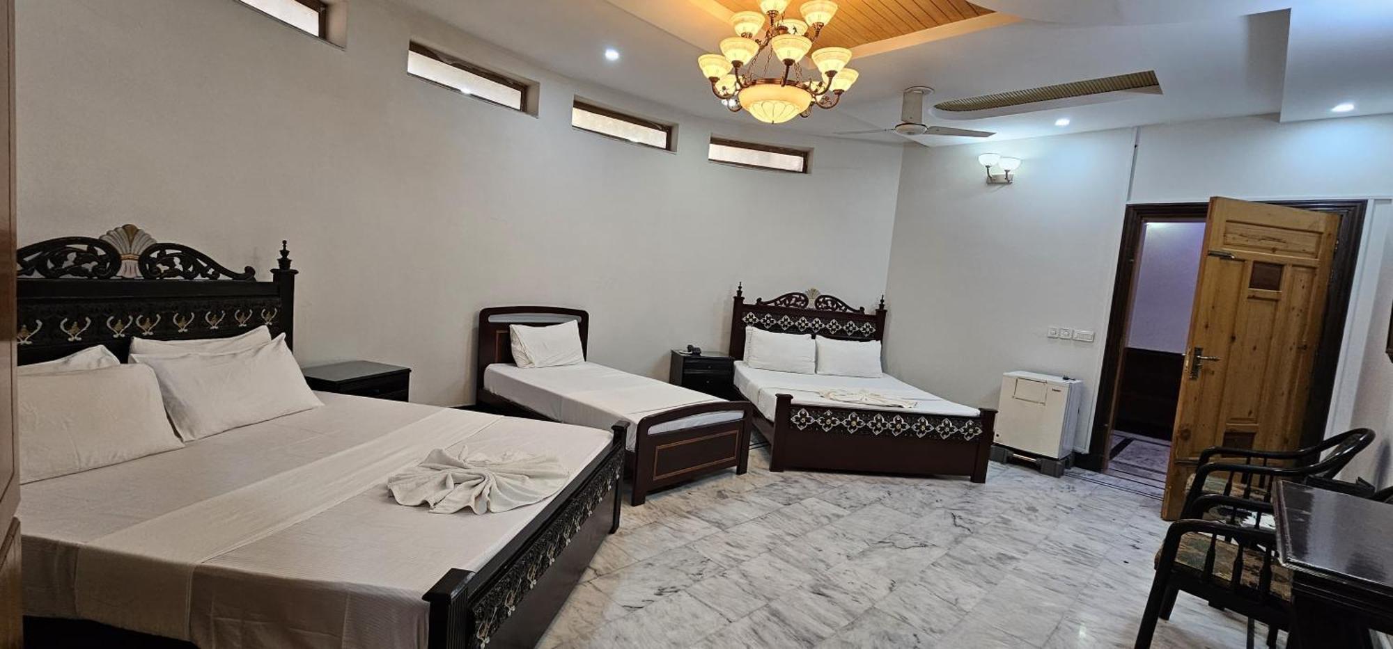 Butt Lodges 2 Islamabad Extérieur photo