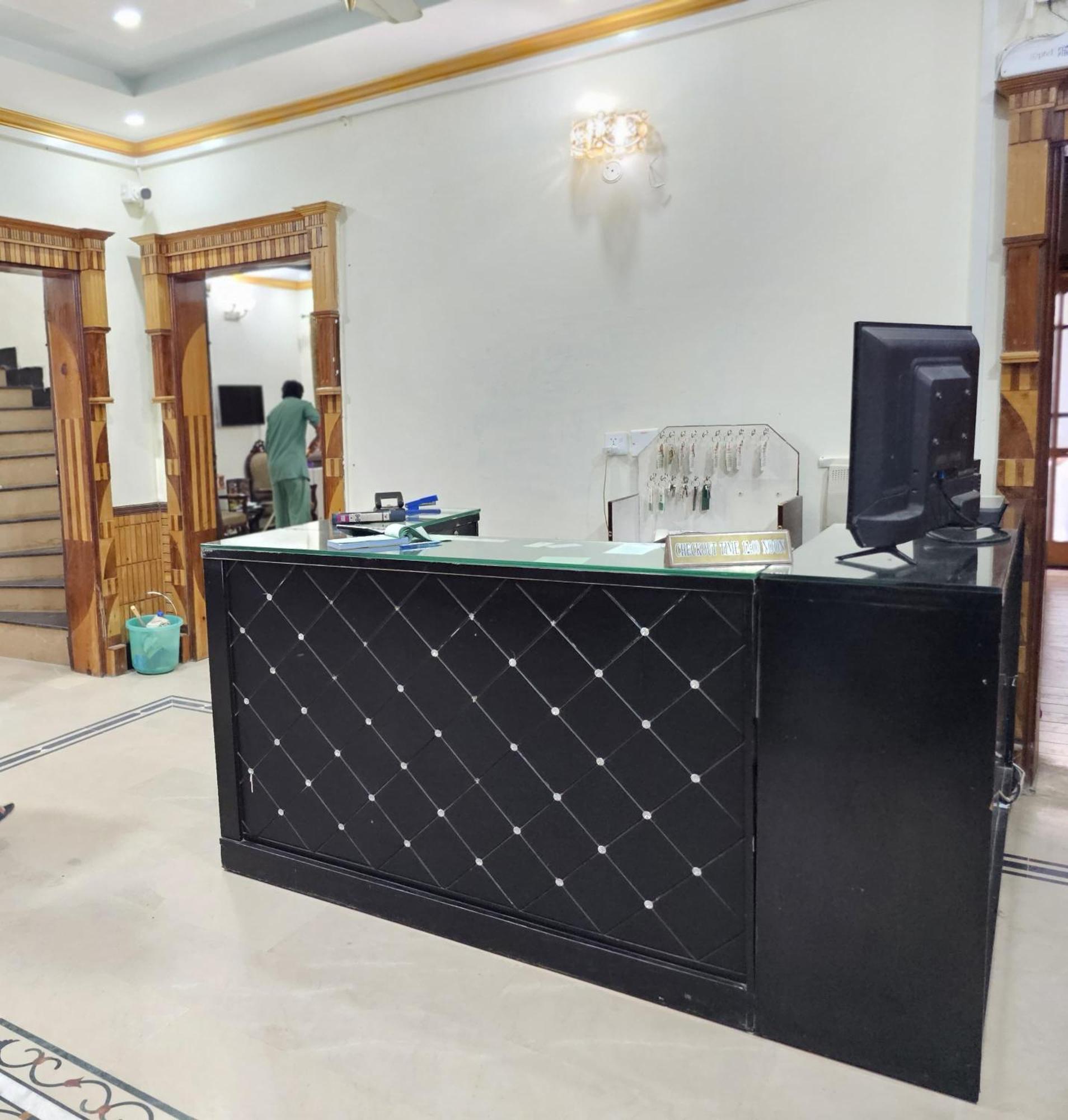 Butt Lodges 2 Islamabad Extérieur photo